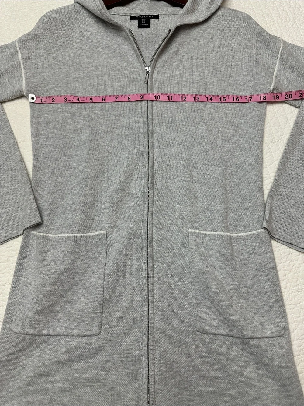 Tahari Knit Sweater Long Hooded Cardigan Gray Long Sleeve Zip Front Size Small